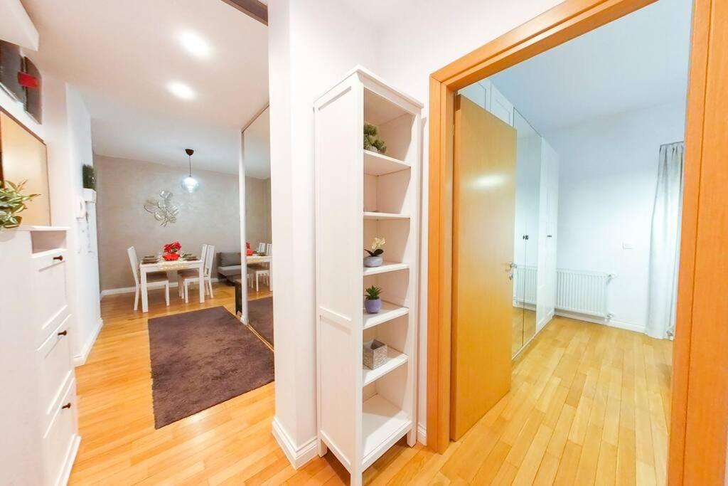 Old Town Spacious Apartment 부쿠레슈티 외부 사진
